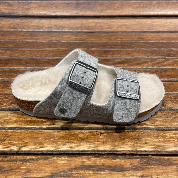 Brand new tiny Birkenstock wool Arizonas in kid sizes. - Picture 2 of 4